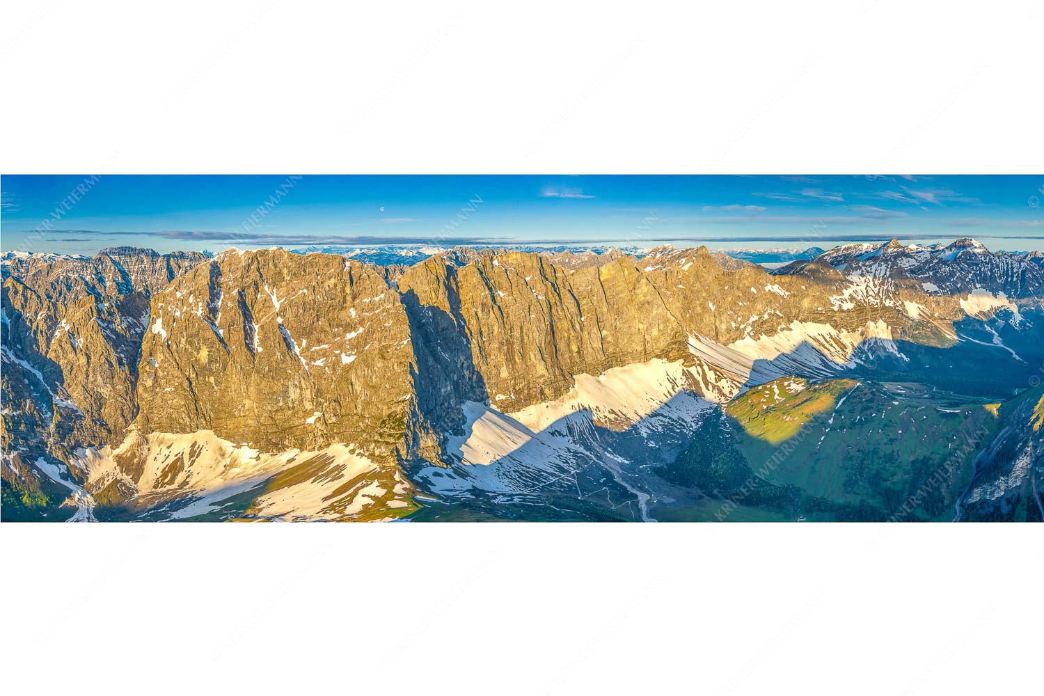 Blick in die Laliderer Nordwände im Karwendel bei Sonnenaufgang - Goldener Riegel - Seitenverhältnis 3:1 - Karwendelhauptkamm - weitere Infos unter https://www.kriner-weiermann.de