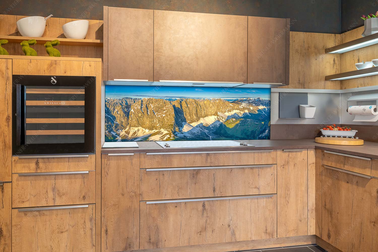 Goldener Riegel – Größe ca. 180x60cm, Seitenverhältnis 3:1 — Karwendelhauptkamm Blick in die Laliderer Nordwände im Karwendel bei Sonnenaufgang - Goldener Riegel - Größe ca. 180x60cm, Seitenverhältnis 3:1 - Karwendelhauptkamm - weitere Infos unter https://www.kriner-weiermann.de