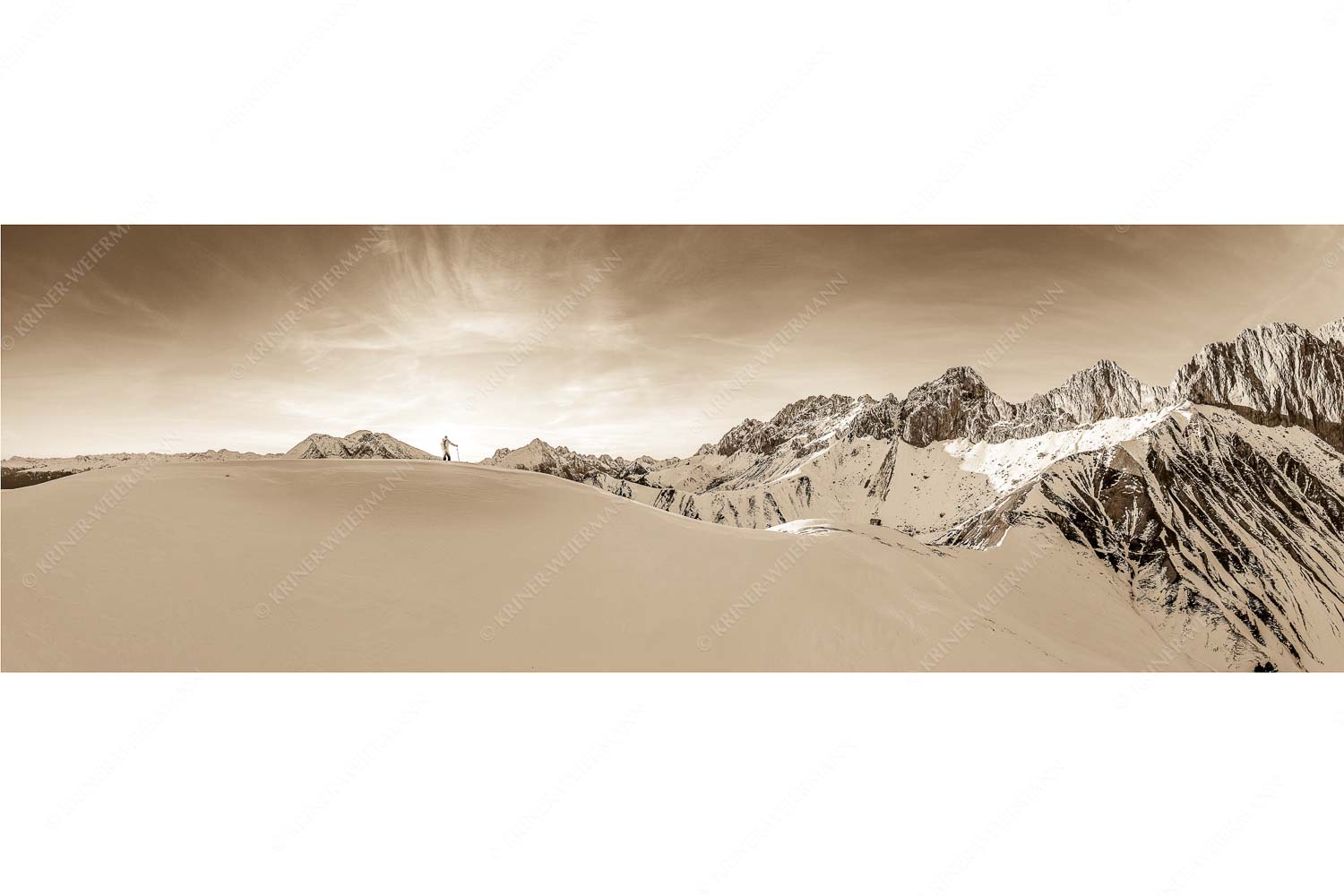 Grandiose Kulisse – Seitenverhältnis 3:1 — Winterwanderung zum Scharnitzjoch im Wetterstein Winterliche Wanderung auf der Wettersteinsüdseite