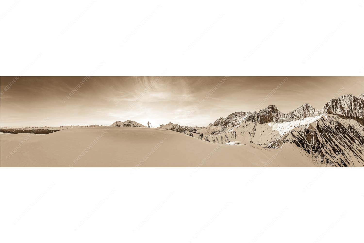 Grandiose Kulisse – Seitenverhältnis 4:1 — Winterwanderung zum Scharnitzjoch im Wetterstein Winterliche Wanderung auf der Wettersteinsüdseite