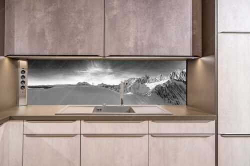Winterliche Wanderung auf der Wettersteinsüdseite - Grandiose Kulisse - Größe ca. 200x50cm, Seitenverhältnis ca: 4:1 - Winterwanderung zum Scharnitzjoch im Wetterstein - weitere Infos unter https://www.kriner-weiermann.de