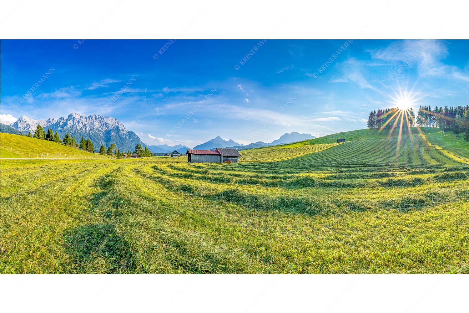 Groamat – Seitenverhältnis 2:1 — Heuarbeit im Werdenfelserland Gemähte Wiese am Tonihof mit Blick zum Karwendel und Wetterstein