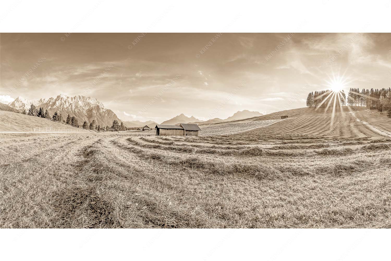 Groamat – Seitenverhältnis 2:1 — Heuarbeit im Werdenfelserland Gemähte Wiese am Tonihof mit Blick zum Karwendel und Wetterstein