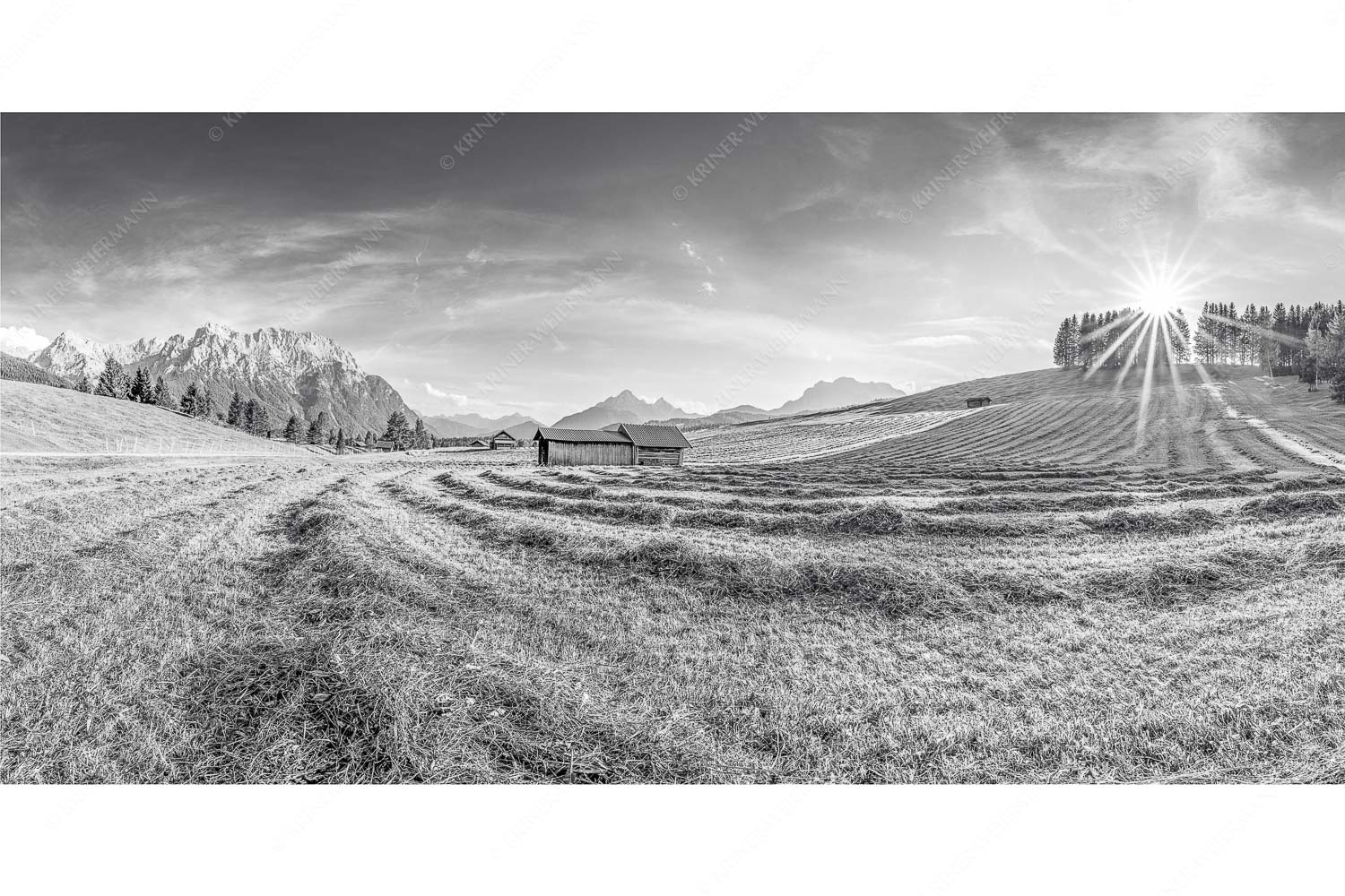 Groamat – Seitenverhältnis 2:1 — Heuarbeit im Werdenfelserland Gemähte Wiese am Tonihof mit Blick zum Karwendel und Wetterstein