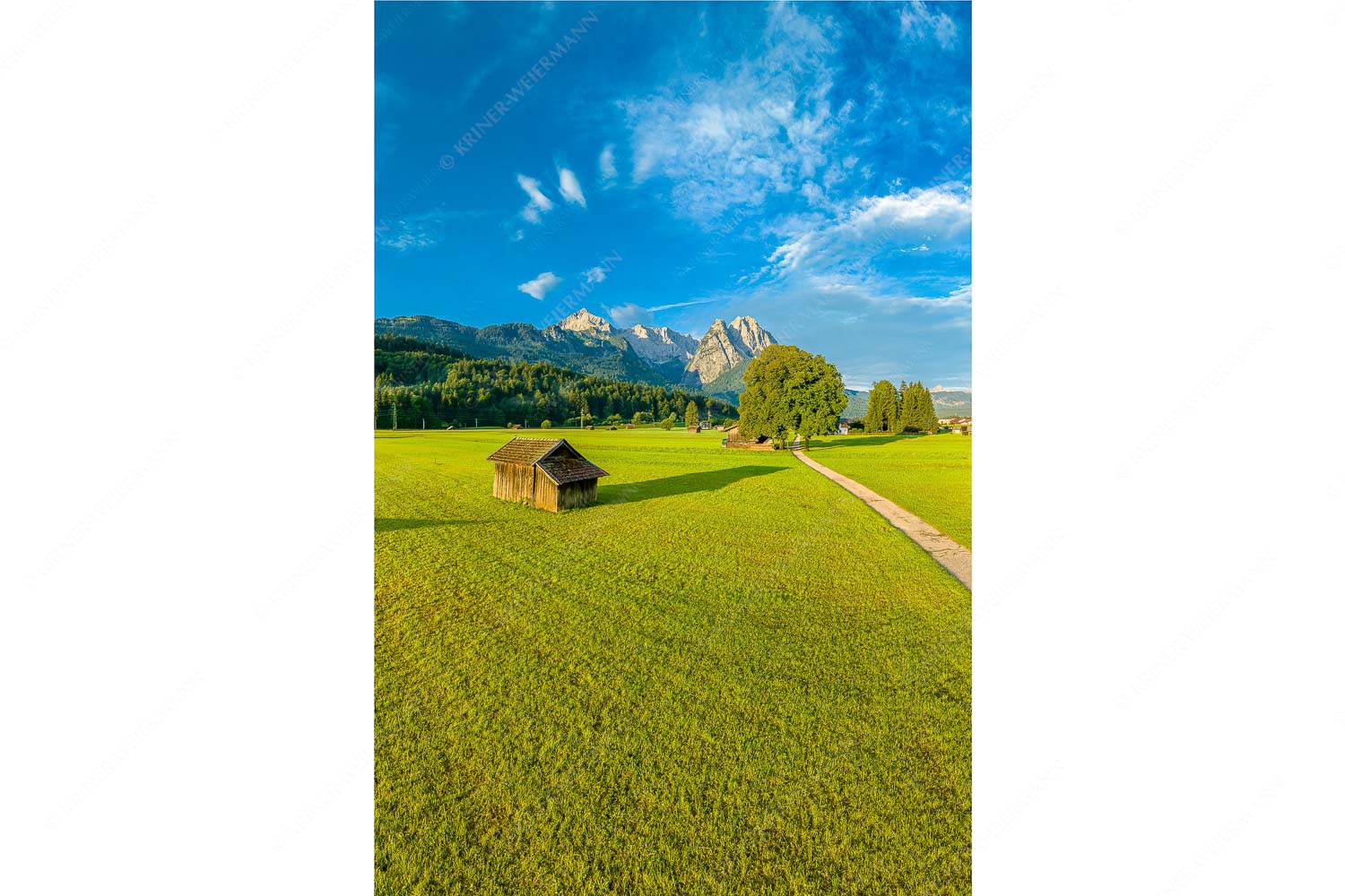 Hammersbacherweg – Seitenverhältnis 2:3 — Alpspitze Jubiläumsgrat und Waxenstein Blick zur Alpspitze und Waxenstein im Wetterstein bei Sonnenaufgang