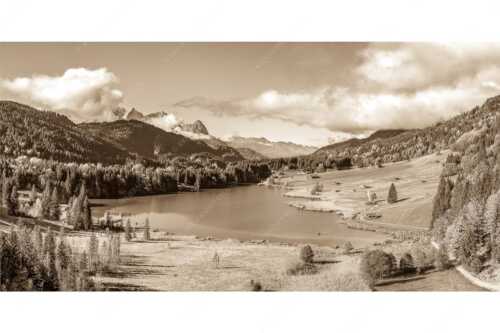 Blick über den Geroldsee zum Zugspitzmassiv mit Alpspitze, Zugspitze und Waxenstein - Heimatsee - Seitenverhältnis 2:1 - Geroldsee mit Wetterstein - weitere Infos unter https://www.kriner-weiermann.de