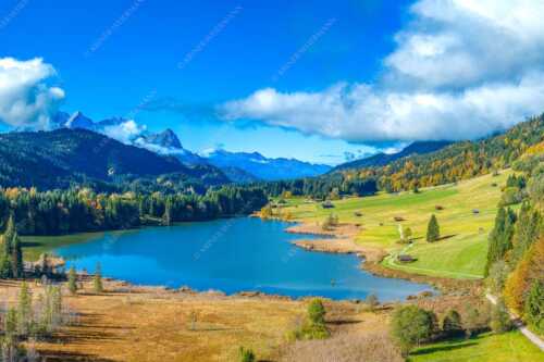 Blick über den Geroldsee zum Zugspitzmassiv mit Alpspitze, Zugspitze und Waxenstein - Heimatsee - Seitenverhältnis 3:2 - Geroldsee mit Wetterstein - weitere Infos unter https://www.kriner-weiermann.de