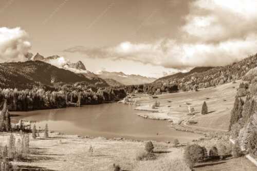 Blick über den Geroldsee zum Zugspitzmassiv mit Alpspitze, Zugspitze und Waxenstein - Heimatsee - Seitenverhältnis 3:2 - Geroldsee mit Wetterstein - weitere Infos unter https://www.kriner-weiermann.de