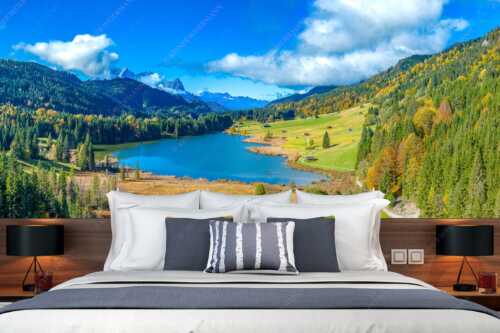 Blick über den Geroldsee zum Zugspitzmassiv mit Alpspitze, Zugspitze und Waxenstein - Heimatsee - Fototapete - Größe ca. 350x140cm, Seitenverhältnis 2,5:1 - Geroldsee mit Wetterstein - weitere Infos unter https://www.kriner-weiermann.de
