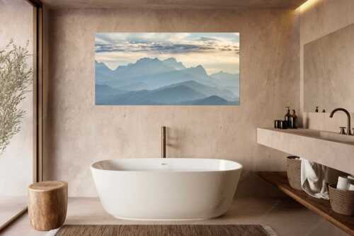 Traumhafte Abendstimmung in den unzähligen Gipfeln des Wetterstein- und Zugspitzmassivs - Heimatsilhouetten - Größe ca. 180x90cm, Seitenverhältnis 2:1 - Abendlicht am Zugspitzmassiv - weitere Infos unter https://www.kriner-weiermann.de