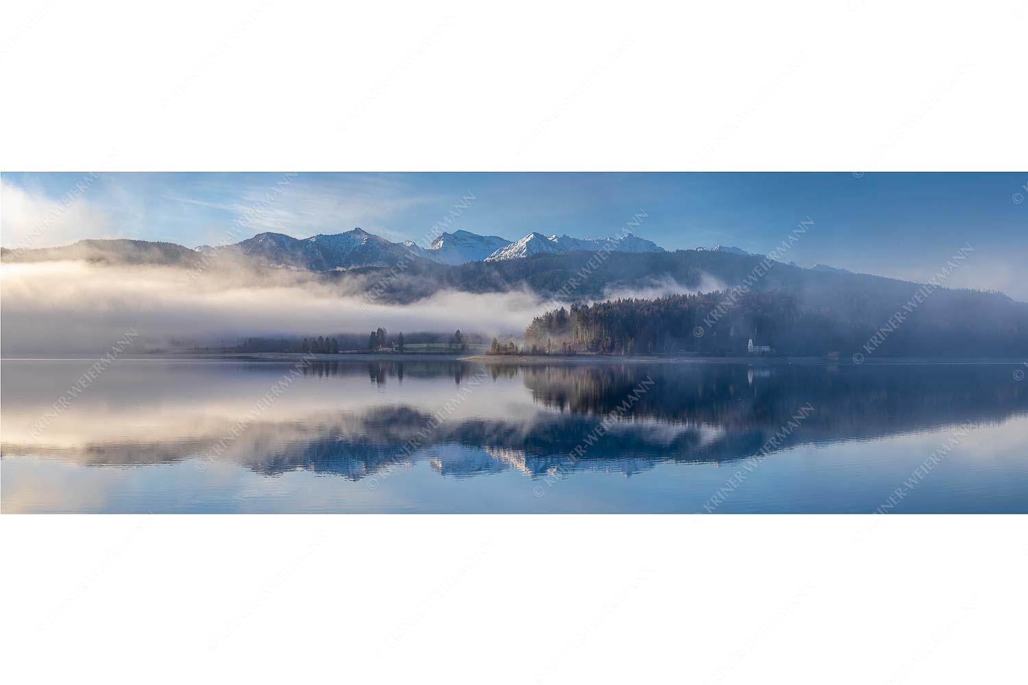 Heimatsymphonie – Seitenverhältnis 3:1 — Walchensee mit Soierngebirge Wie verzaubert liegt die Halbinsel Zwergern im Walchensee mit Soiernblick
