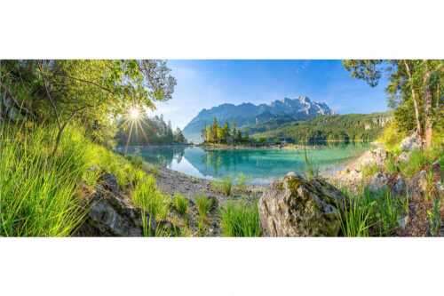 Blick über Eibsee zur Zugspitze im Wettersteingebirge - Heimliche Bucht - Seitenverhältnis 2,5:1 - Sonnenaufgang am Eibsee mit Zugspitze - weitere Infos unter https://www.kriner-weiermann.de