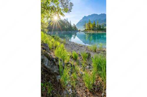 Blick über Eibsee zur Zugspitze im Wettersteingebirge - Heimliche Bucht - Seitenverhältnis 2:3 - Sonnenaufgang am Eibsee mit Zugspitze - weitere Infos unter https://www.kriner-weiermann.de