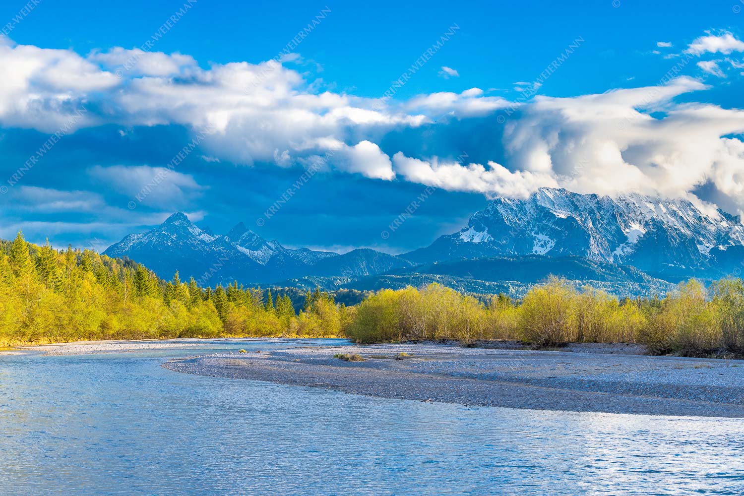Blick über die Isar bei Wallgau zum Wettersteingebirge und den Arnspitzen - Heimliches Wahrzeichen III - Seitenverhältnis 3:2 - Isar mit Arnspitzen - weitere Infos unter https://www.kriner-weiermann.de
