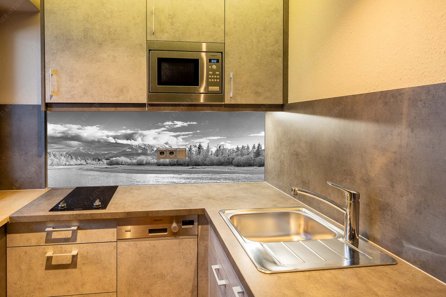 Blick über die Isar bei Wallgau zum Wettersteingebirge und den Arnspitzen - Heimliches Wahrzeichen III - Größe ca. 150x60cm, Seitenverhältnis 2,5:1 - Isar mit Arnspitzen - weitere Infos unter https://www.kriner-weiermann.de