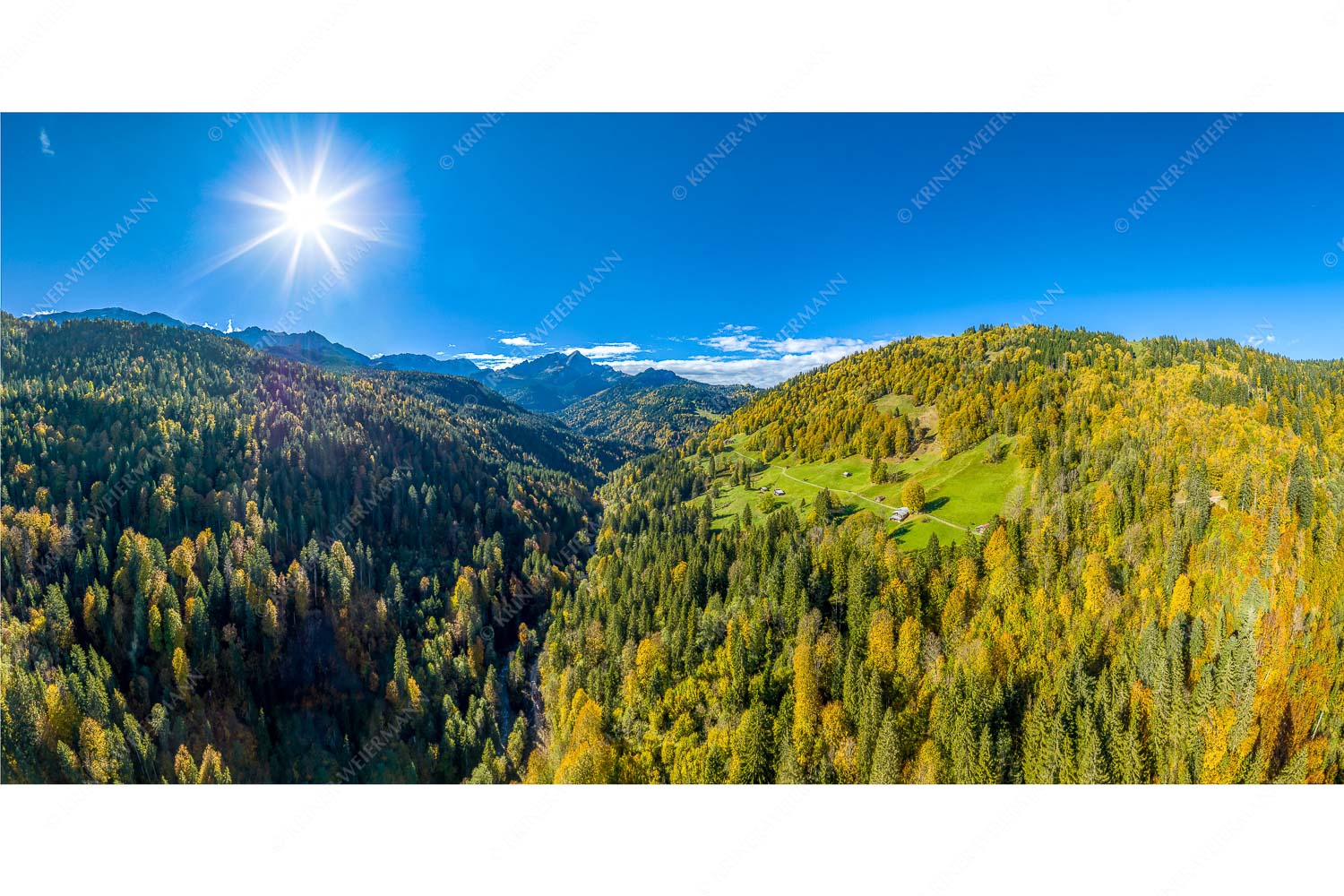 Blick über Hintergraseck zur Alpspitze und Wettersteingebirge