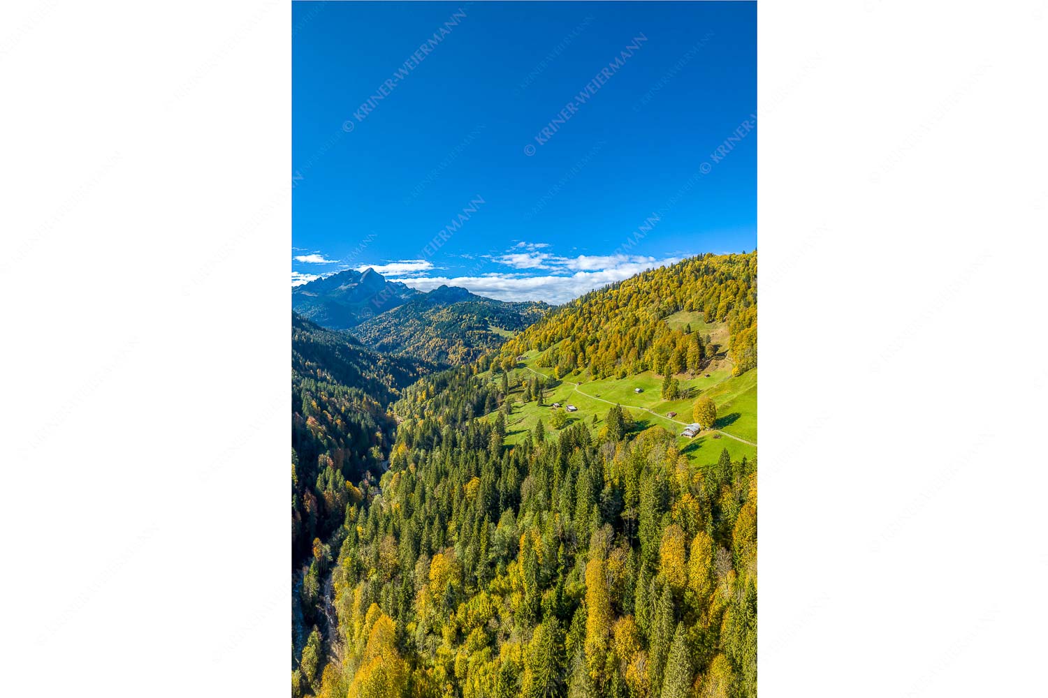 Blick über Hintergraseck zur Alpspitze und Wettersteingebirge