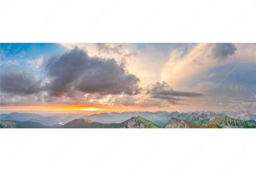 Blick vom Schafreiter in den Sonnenaufgang im Karwendel - Himmlischer Morgen - Seitenverhältnis 3:1 - Schafreiter - weitere Infos unter https://www.kriner-weiermann.de