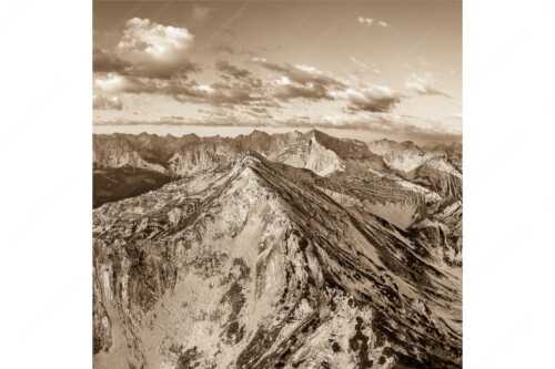 Blick über Krapfenkarspitze zur Soiernspitze im Soierngebirge - Hinterm Krapfenkar - Seitenverhältnis 1:1 - Soiernspitze und Karwendel - weitere Infos unter https://www.kriner-weiermann.de