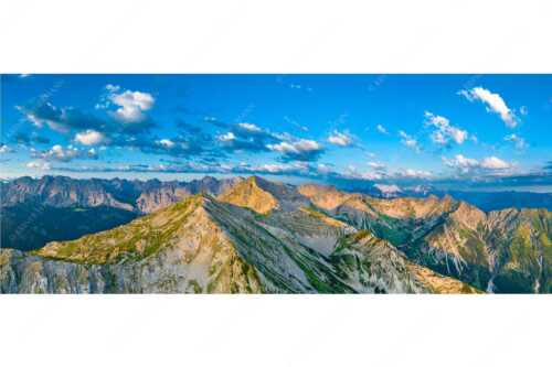 Blick über Krapfenkarspitze zur Soiernspitze im Soierngebirge - Hinterm Krapfenkar - Seitenverhältnis 2,5:1 - Soiernspitze und Karwendel - weitere Infos unter https://www.kriner-weiermann.de