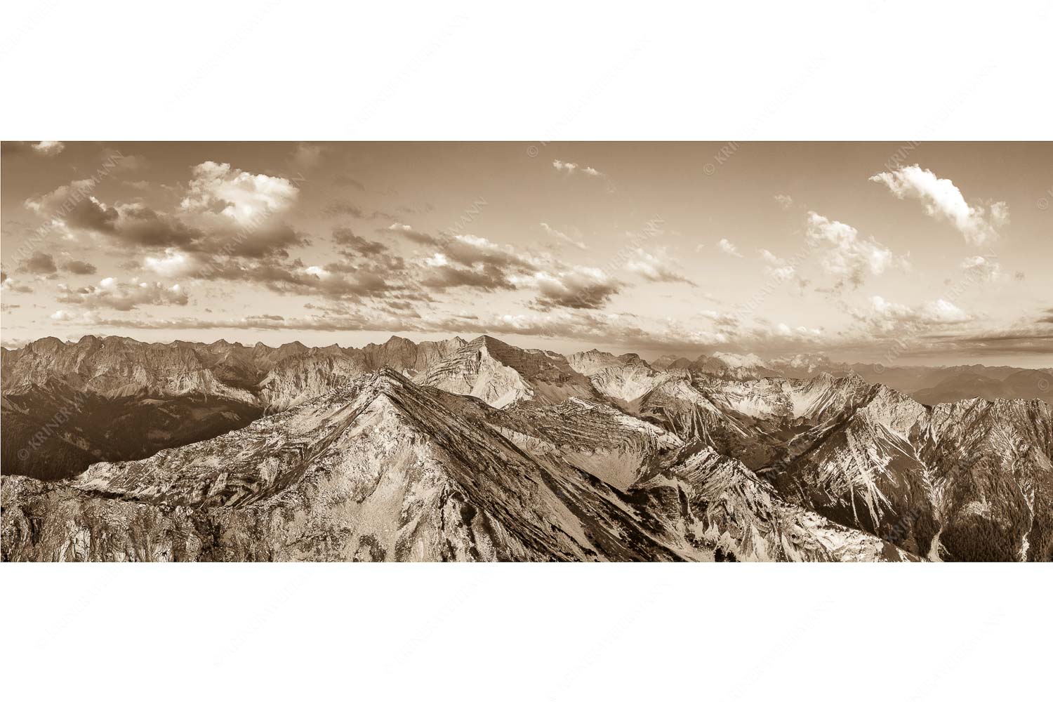 Hinterm Krapfenkar – Seitenverhältnis 2,5:1 — Soiernspitze und Karwendel Blick über Krapfenkarspitze zur Soiernspitze im Soierngebirge
