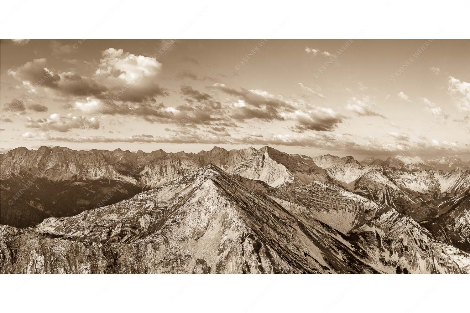 Hinterm Krapfenkar – Seitenverhältnis 2:1 — Soiernspitze und Karwendel Blick über Krapfenkarspitze zur Soiernspitze im Soierngebirge