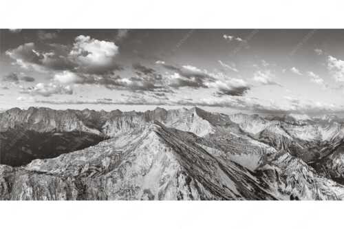 Blick über Krapfenkarspitze zur Soiernspitze im Soierngebirge - Hinterm Krapfenkar - Seitenverhältnis 2:1 - Soiernspitze und Karwendel - weitere Infos unter https://www.kriner-weiermann.de