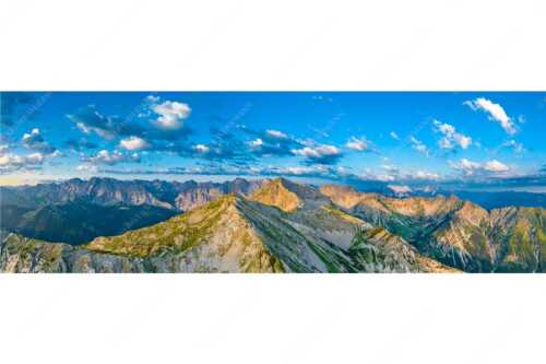 Blick über Krapfenkarspitze zur Soiernspitze im Soierngebirge - Hinterm Krapfenkar - Seitenverhältnis 3:1 - Soiernspitze und Karwendel - weitere Infos unter https://www.kriner-weiermann.de