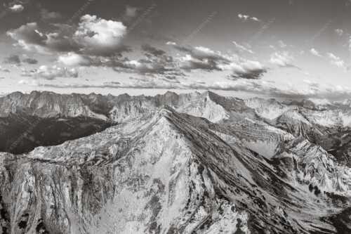 Blick über Krapfenkarspitze zur Soiernspitze im Soierngebirge - Hinterm Krapfenkar - Seitenverhältnis 3:2 - Soiernspitze und Karwendel - weitere Infos unter https://www.kriner-weiermann.de