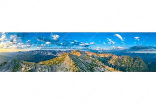 Blick über Krapfenkarspitze zur Soiernspitze im Soierngebirge - Hinterm Krapfenkar - Seitenverhältnis 4:1 - Soiernspitze und Karwendel - weitere Infos unter https://www.kriner-weiermann.de