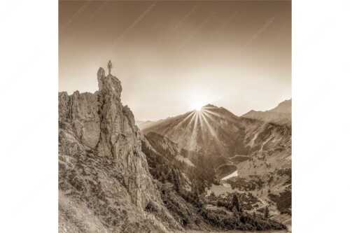 Spitzenerlebnis beim Sonnenaufgang im Soierngebirge - Ich sehe was du nicht siehst - Seitenverhältnis 1:1 - Klettern im Karwendel - weitere Infos unter https://www.kriner-weiermann.de