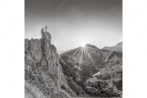 Spitzenerlebnis beim Sonnenaufgang im Soierngebirge - Ich sehe was du nicht siehst - Seitenverhältnis 1:1 - Klettern im Karwendel - weitere Infos unter https://www.kriner-weiermann.de