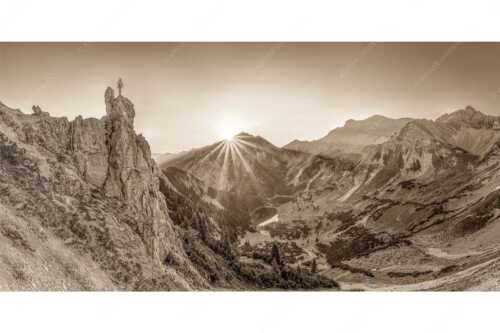 Spitzenerlebnis beim Sonnenaufgang im Soierngebirge - Ich sehe was du nicht siehst - Seitenverhältnis 2:1 - Klettern im Karwendel - weitere Infos unter https://www.kriner-weiermann.de
