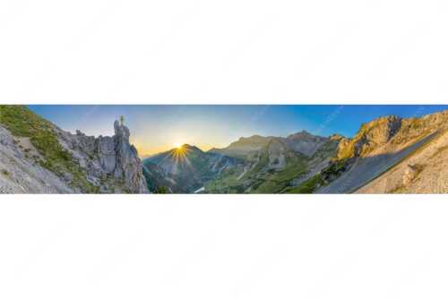 Spitzenerlebnis beim Sonnenaufgang im Soierngebirge - Ich sehe was du nicht siehst - Seitenverhältnis 5:1 - Klettern im Karwendel - weitere Infos unter https://www.kriner-weiermann.de