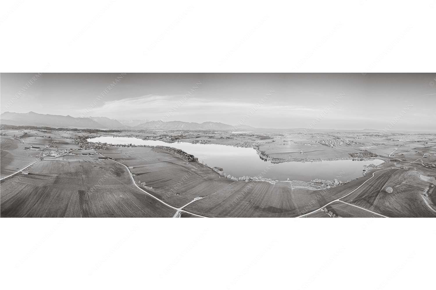 Blick über den Riegsee ins Werdenfelser Land