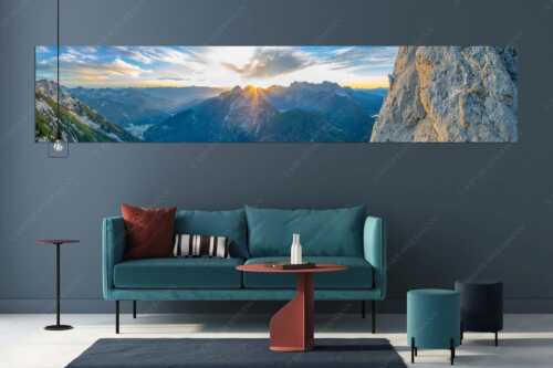 Vroni Kammermeier in der Route -die Kür- an der Gerber Südwand im Karwendel - In der Kür - Größe ca. 350x70cm, Seitenverhältnis 5:1 - Klettern Gerbersüdwand im Karwendel - weitere Infos unter https://www.kriner-weiermann.de