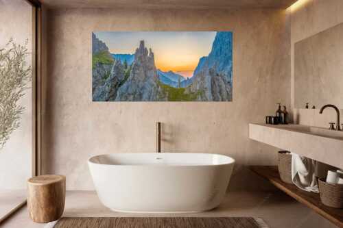 Blick in den nahenden Sonnenaufgang über dem Halleranger im Karwendelgebirge - In freudiger Erwartung - Größe ca. 180x90cm, Seitenverhältnis 2:1 - Klettern im Karwendel - weitere Infos unter https://www.kriner-weiermann.de