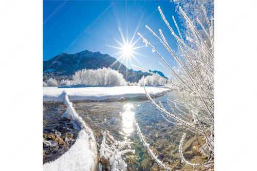Blick über die winterliche Isar zum Soiern- und Karwendelgebirge - Isarstern - Seitenverhältnis 1:1 - Isar bei Krün mit Karwendel - weitere Infos unter https://www.kriner-weiermann.de