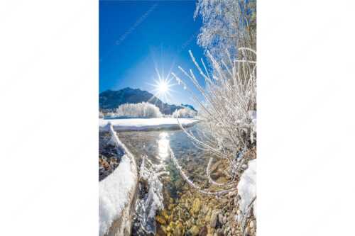 Blick über die winterliche Isar zum Soiern- und Karwendelgebirge - Isarstern - Seitenverhältnis 2:3 - Isar bei Krün mit Karwendel - weitere Infos unter https://www.kriner-weiermann.de