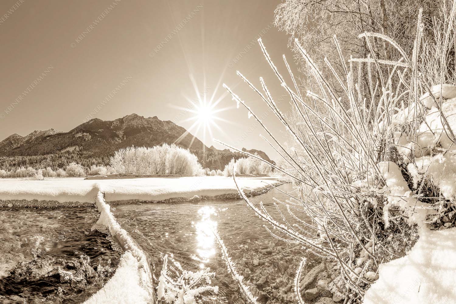Isarstern – Seitenverhältnis 3:2 — Isar bei Krün mit Karwendel Blick über die winterliche Isar zum Soiern- und Karwendelgebirge