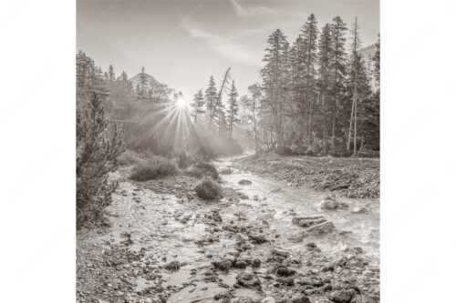 Die Nebelstimmung mit den ersten Sonnenstrahlen verleihen einen ganz besonderen Flair - Isarursprung I - Seitenverhältnis 1:1 - Isarquelle im Karwendelgebirge - weitere Infos unter https://www.kriner-weiermann.de