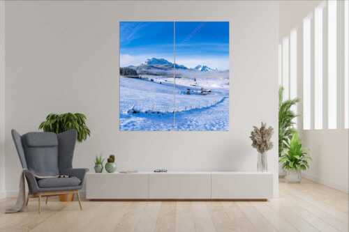 Blick am Tonihof vorbei zum Wetterstein- und Estergebirge - Jetz is er da - 4er Split, Größe ca. 180x180cm, Seitenverhältnis 1:1 - Winterlandschaft Werdenfels mit Wetterstein - weitere Infos unter https://www.kriner-weiermann.de