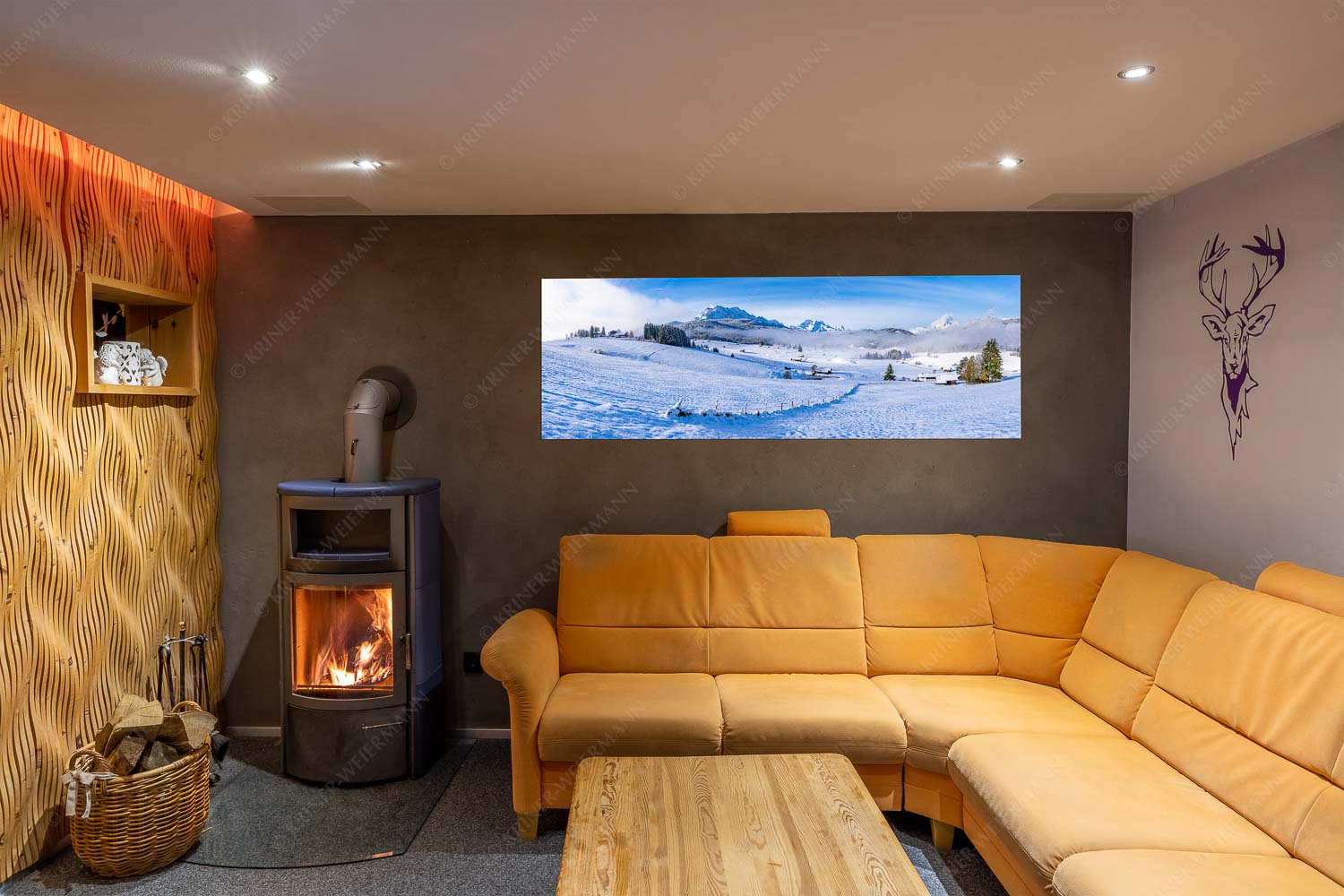 Jetz is er da – Größe ca. 180x60cm, Seitenverhältnis 3:1 — Winterlandschaft Werdenfels mit Wetterstein Blick am Tonihof vorbei zum Wetterstein- und Estergebirge - Jetz is er da - Größe ca. 180x60cm, Seitenverhältnis 3:1 - Winterlandschaft Werdenfels mit Wetterstein - weitere Infos unter https://www.kriner-weiermann.de