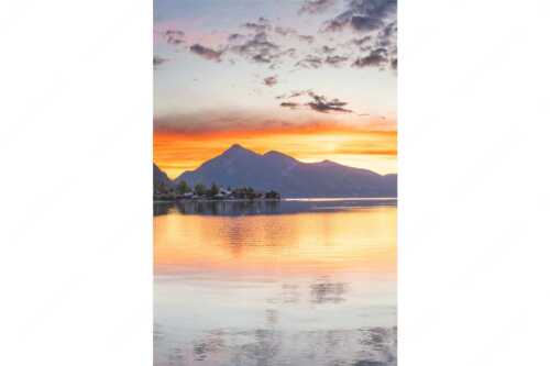 Blick über den Walchensee zum Sonnenaufgang am Jochberg - Jochberg Erwachen - Seitenverhältnis 2:3 - Walchensee - weitere Infos unter https://www.kriner-weiermann.de