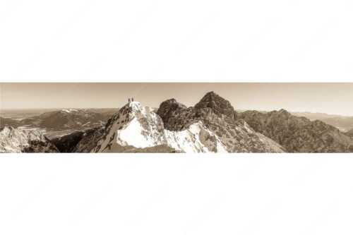 Im Winter ist der Jubiläumsgrat zwischen Alp- und Zugspitze ein besonder Herausforderung - Jubigrat Winter II - Seitenverhältnis 5:1 - Zwischen Alpspite und Zugspitze - weitere Infos unter https://www.kriner-weiermann.de