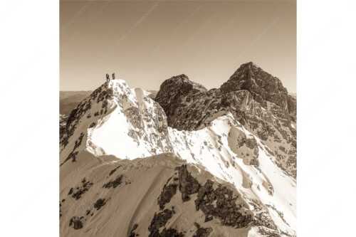 Mühsam gestaltet sich die Kletterei auf dem Jubiläusgrat im Winter - Jubigrat Winter - Seitenverhältnis 1:1 - Zwischen Alpspitze und Zugspitze - weitere Infos unter https://www.kriner-weiermann.de
