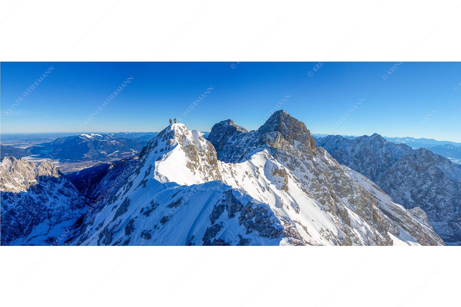 Jubigrat Winter – Seitenverhältnis 2,5:1 — Zwischen Alpspitze und Zugspitze Mühsam gestaltet sich die Kletterei auf dem Jubiläusgrat im Winter
