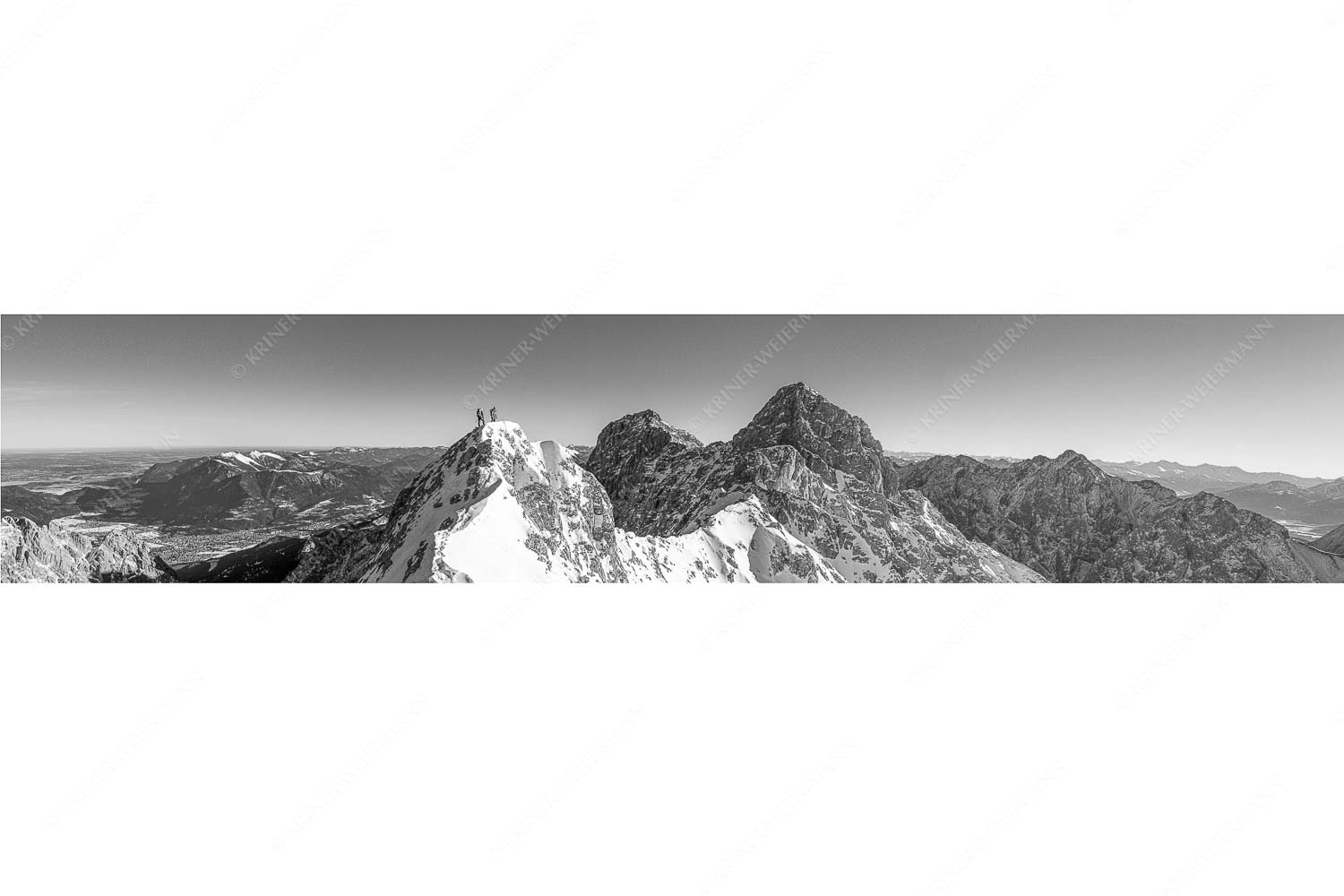 Jubigrat Winter – Seitenverhältnis 5:1 — Zwischen Alpspitze und Zugspitze Mühsam gestaltet sich die Kletterei auf dem Jubiläusgrat im Winter