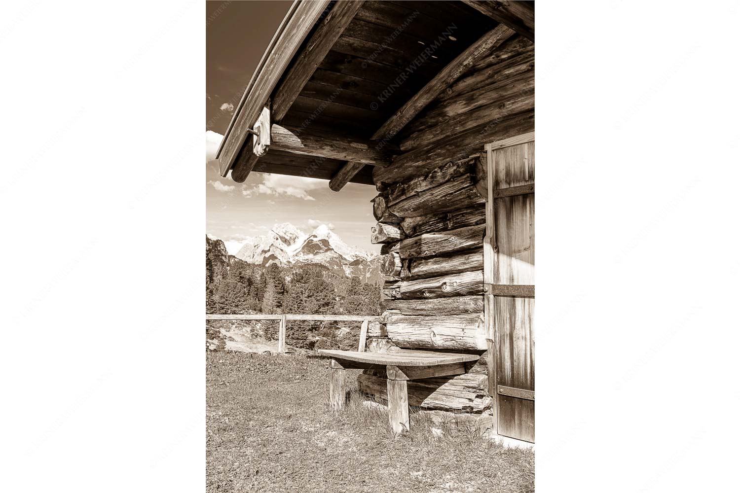 Kämialm – Seitenverhältnis 2:3 — Almhütte im Wettersteingebirge Vom Schachen bis zum Gamsanger gibt es auf der Wetterstein-Nordseite einiges zu entdecken