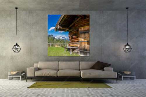 Vom Schachen bis zum Gamsanger gibt es auf der Wetterstein-Nordseite einiges zu entdecken - Kämialm - Größe ca. 160x160cm, Seitenverhältnis 1:1 - Almhütte im Wettersteingebirge - weitere Infos unter https://www.kriner-weiermann.de